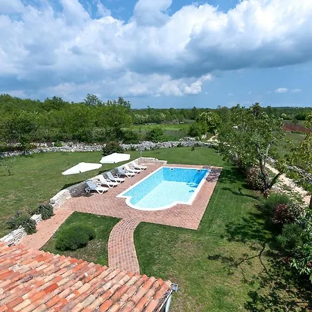 Bendek Villa *